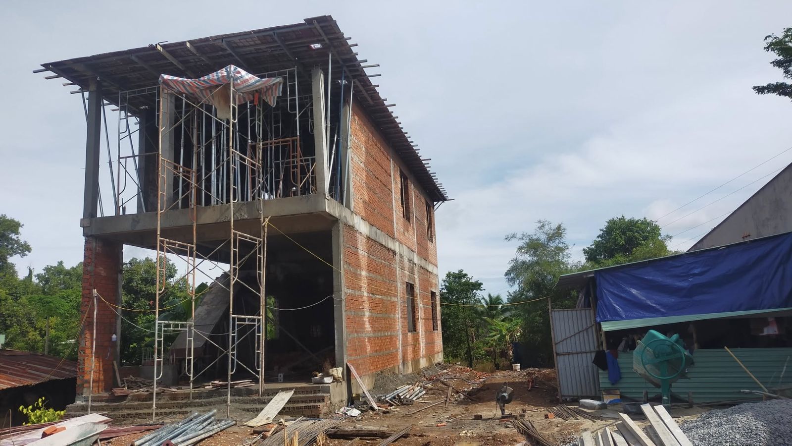 Hồ bơi biệt thự trong dự án nhà trọn gói nhà kèm hồ bơi ở Đồng Xoài, Bình Phước của LYTHACO