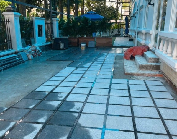 Thi công sân trước của Khách sạn ở Q.9 – LYTHACO